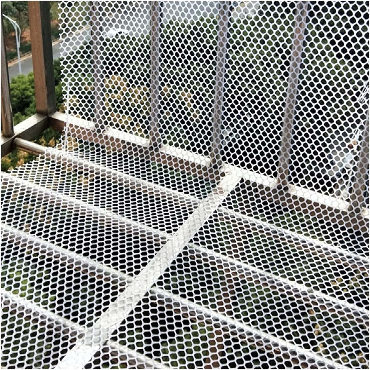 Black Plastic Balcony Netting 0.5x10m/1.6x32ft Chicken Wire Fence Mesh for Pets Poultry Protection & Gardening Plant Safety Durable Easy to Install Fencing Solution